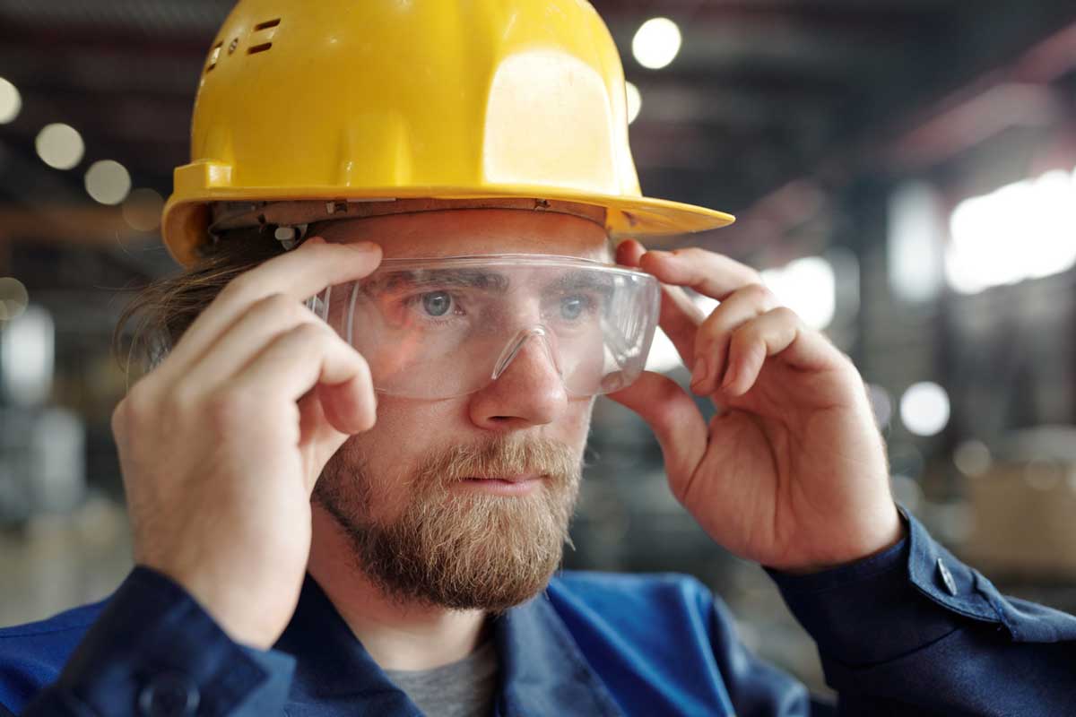 Safety glasses in the workplace on sale